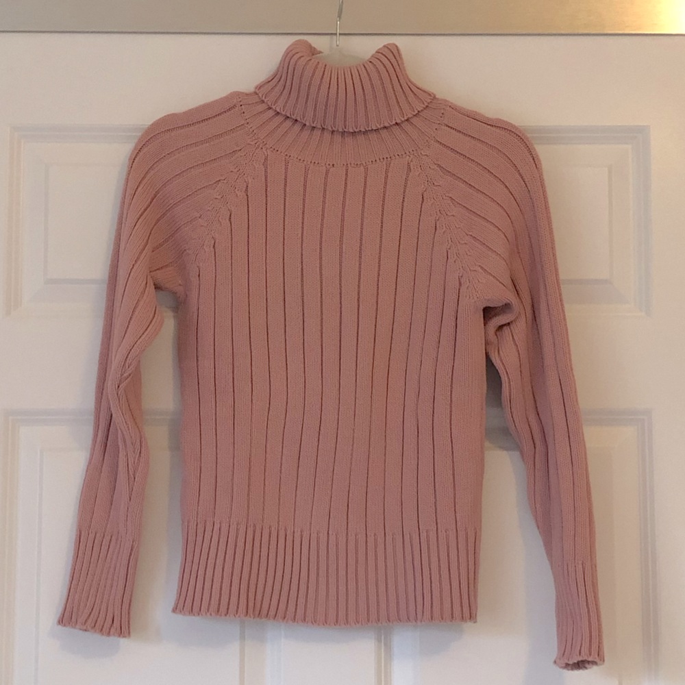 Turtle neck pink sweater